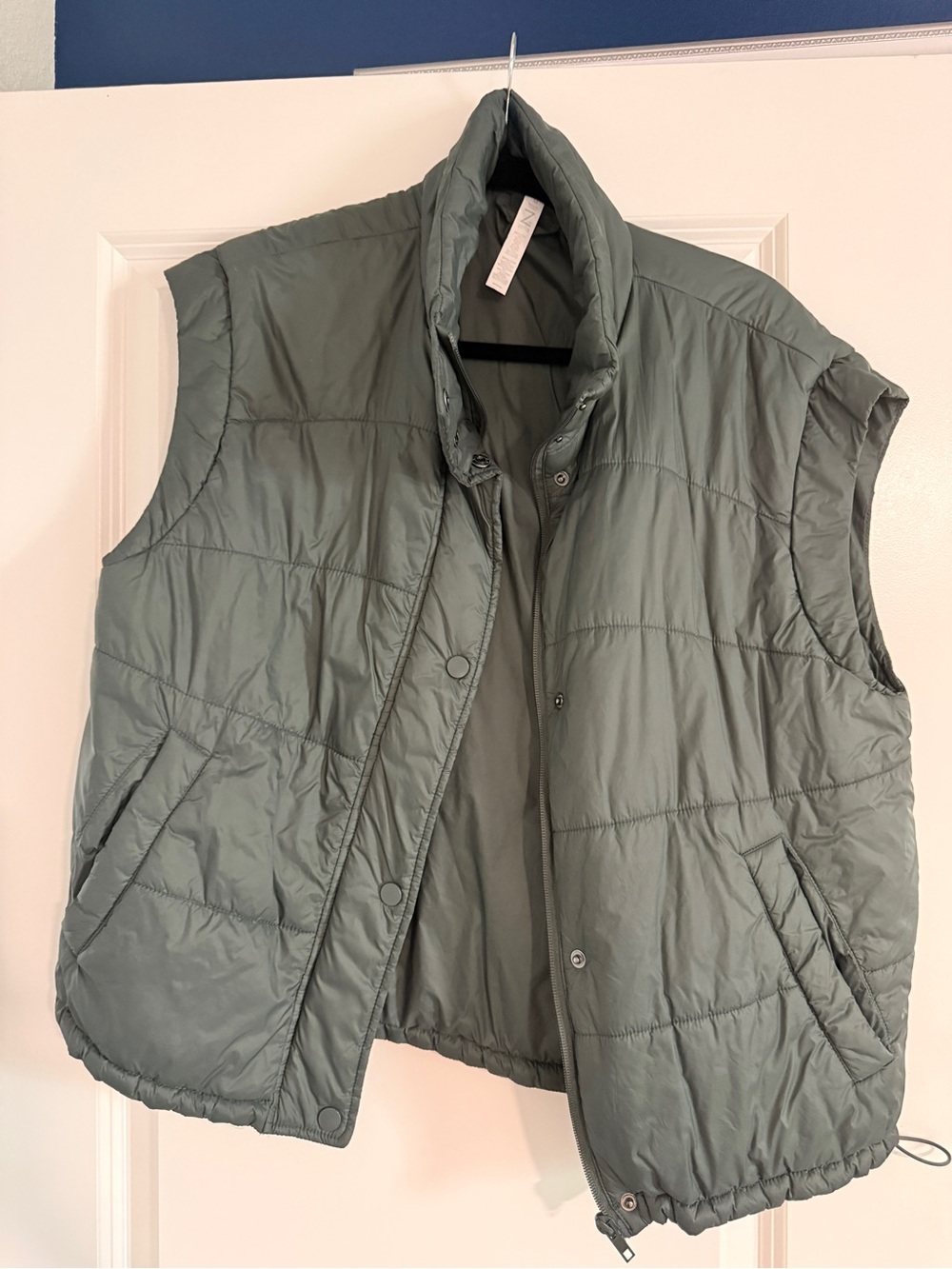 Zella Quilted Sleeveless Puffer Vest in Sage